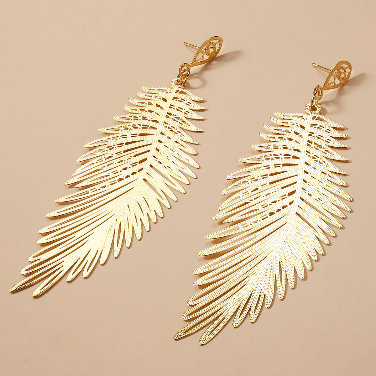 Golden Leaf Earrings: A Touch of Nature's Elegance