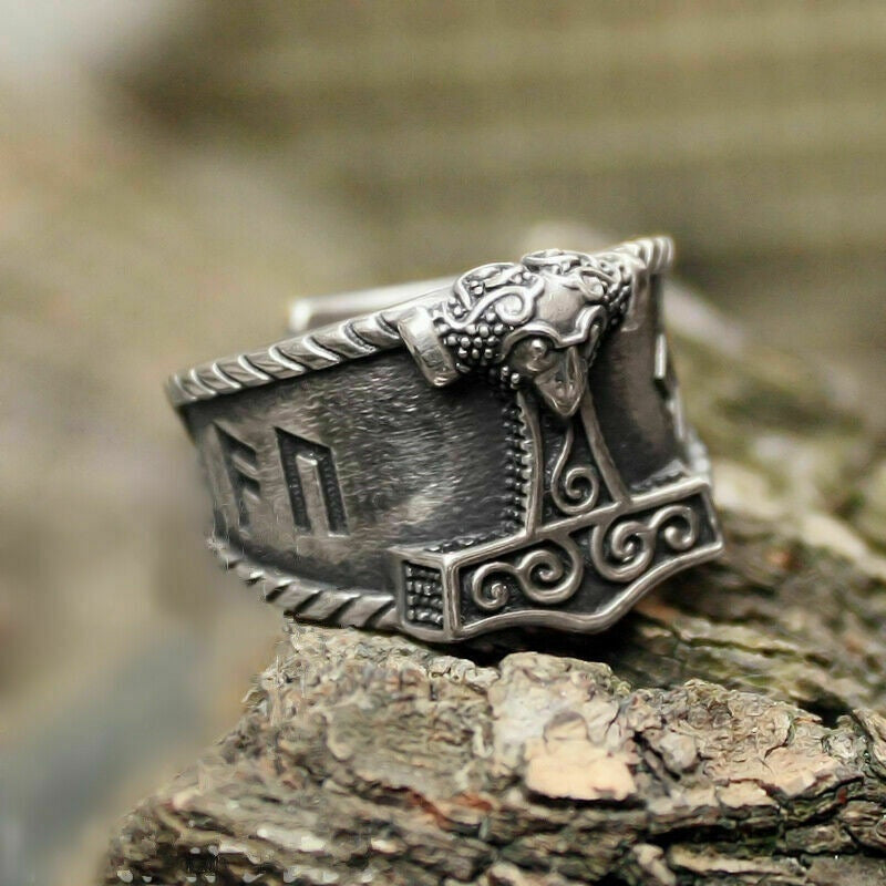 Stunning Viking ring featuring the iconic Mjolnir hammer