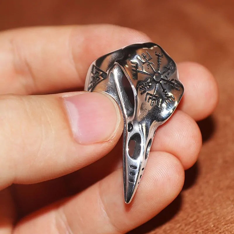 Raven Skull to fit your Finger