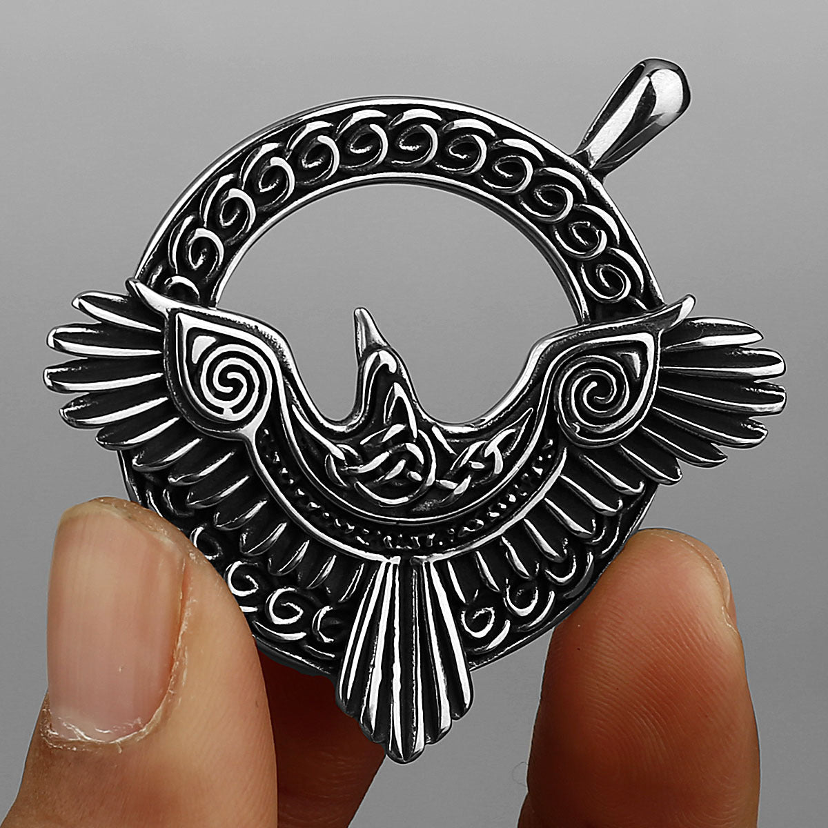 Nordic Viking Odin Raven Necklace – Titanium Steel Pendant with Retro Norse Mythology Design