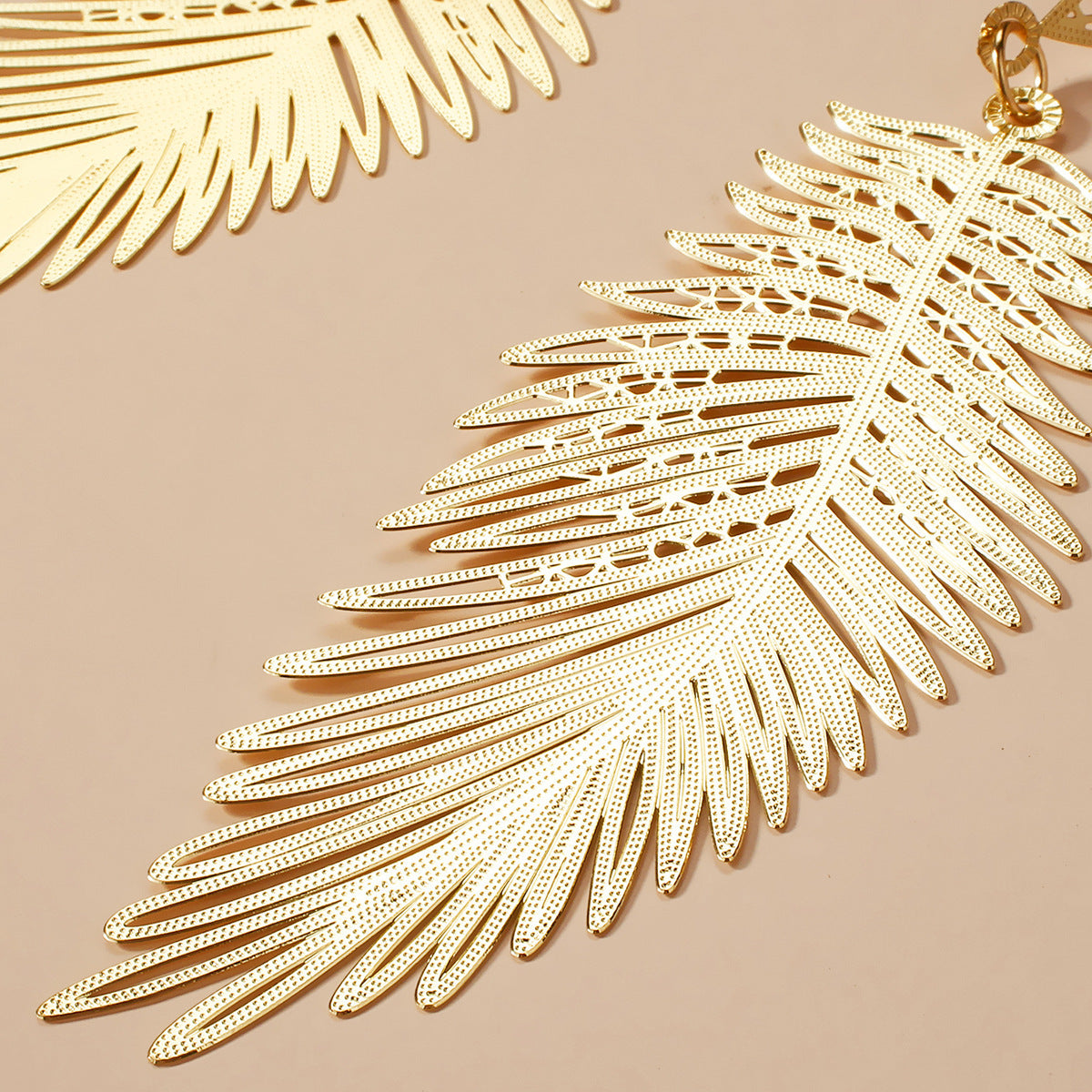 Golden Leaf Earrings: A Touch of Nature's Elegance