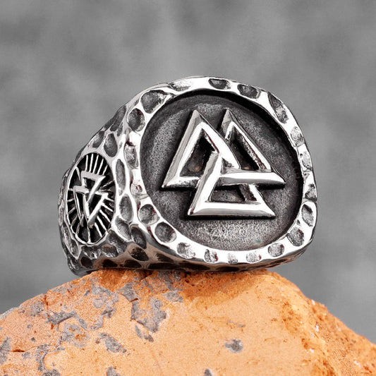 Embrace the Power of the Norse Gods with this Viking Valknut Ring