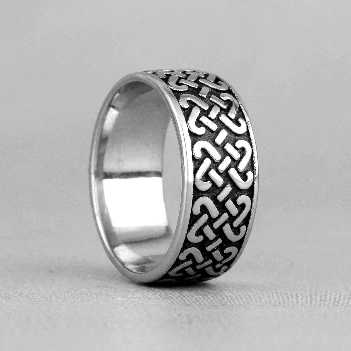 Viking Valor: The Ultimate Celtic Knot Ring for Men