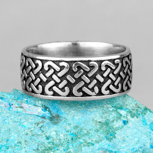 Viking Valor: The Ultimate Celtic Knot Ring for Men