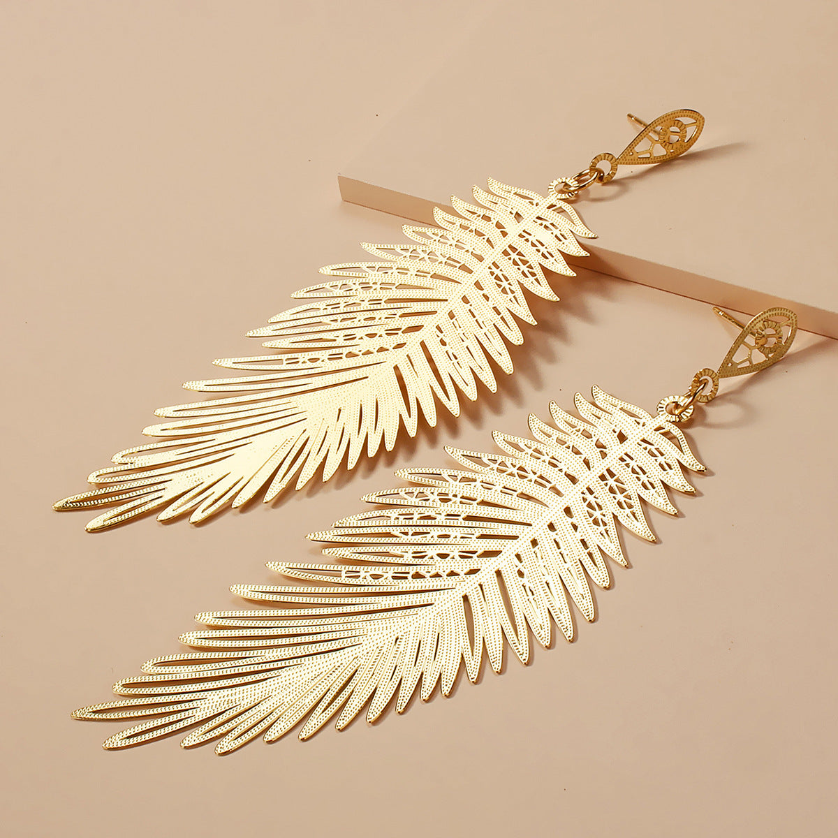 Golden Leaf Earrings: A Touch of Nature's Elegance